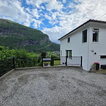 Vista - Panoramic & Fjord Views Stryn